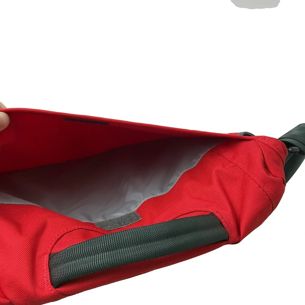 Patagonia Half Mass Messenger Bag Red Padded Travel Crossbody Shoulder Strap